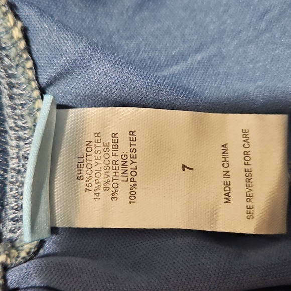 Draper James Adorable and Comfortable Set/Pink Top and Navy Skort for Girls - Picture 13 of 13